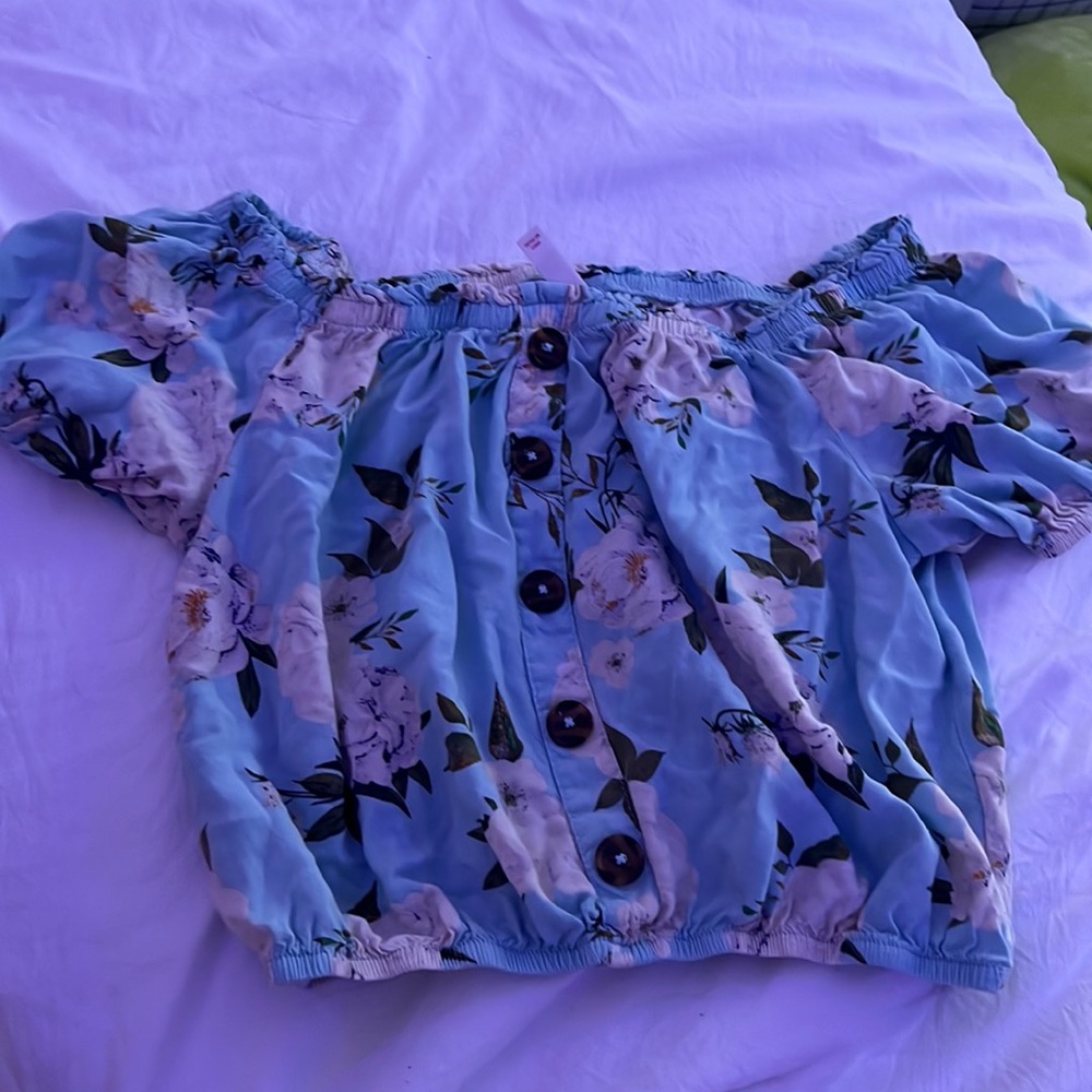 women’s extra small blouse